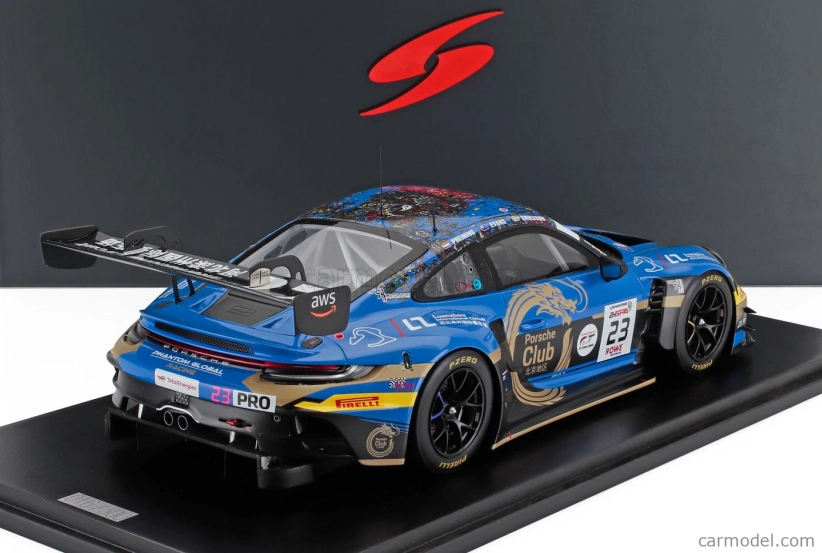 Spark-model Porsche 911 992 Gt3 R 4.2l Team Phantom Global Racing N 23 24h Spa 2024 Jaxon Evans - Joel Eriksson - Thomas Preining 1:18 Blue
