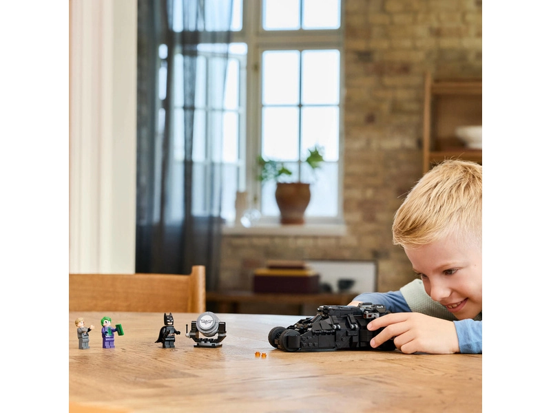LEGO DC Batman – Batman™ Tumbler vs. Two-Face™ a Joker™