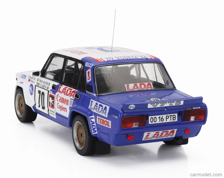 Ixo-models Lada fiat 2105 Vfts N 70 Rally 1000 Lakes 1986 Eugenijus Tumalevicious - Pranas Videika 1:18 Bílá Modrá