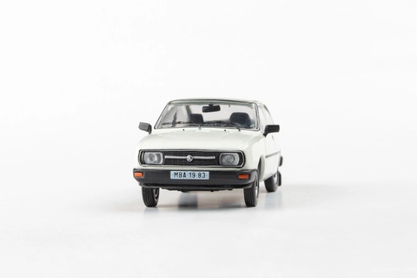 Abrex Škoda Garde (1982) 1:43 - biela ľadová