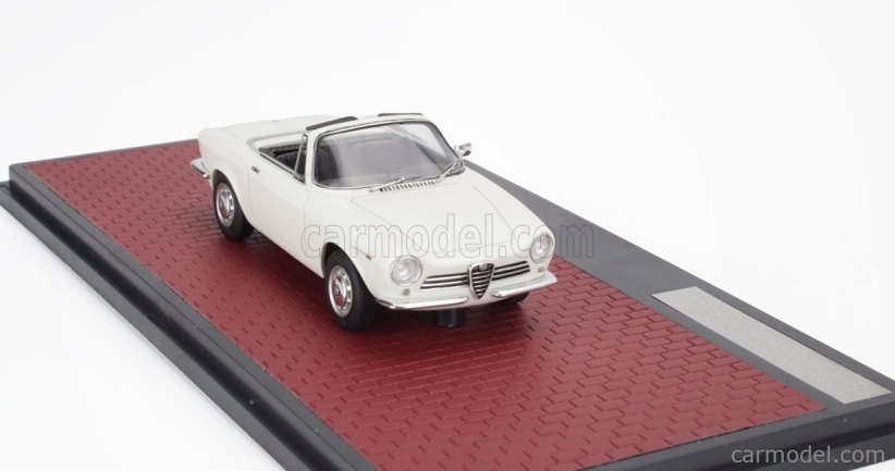 Matrix modely v mierke Alfa romeo Giulia Gt Cabriolet Spider Prototipo 1963 1:43 Biela