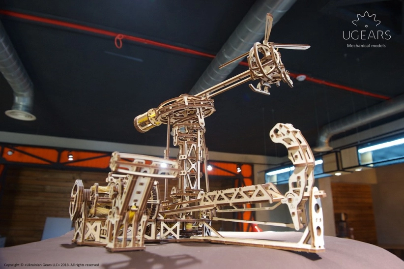 Ugears 3D drevené mechanické puzzle lietajúce stroje