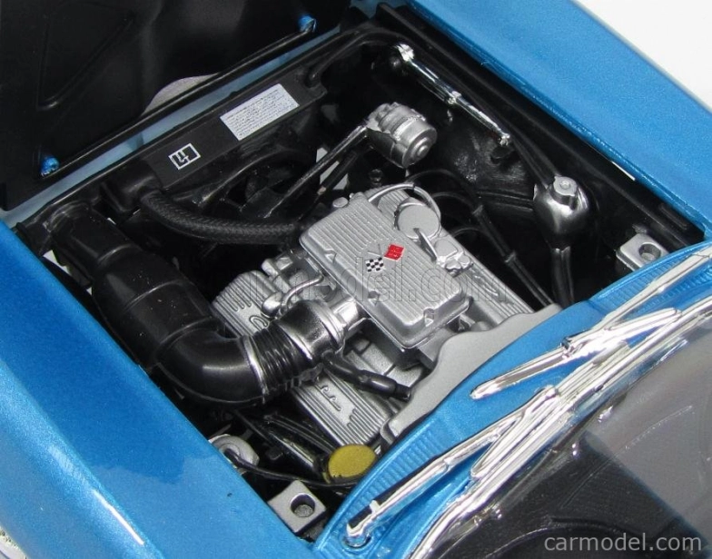 Maisto Chevrolet Corvette Coupe 2-dverový 1965 1:18 Light Blue Met