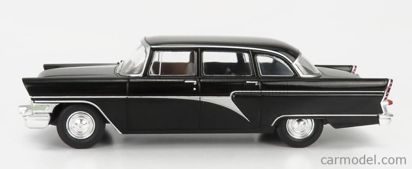Whitebox GAZ 13 Chaika 1959 1:24 čierna