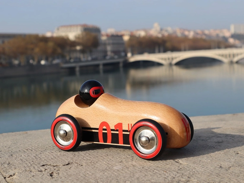 Vilac Dřevěné auto Old Sport Compet přírodní
