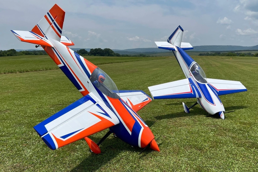 104" Extra 260 - Modrá/Bílá 2,64m