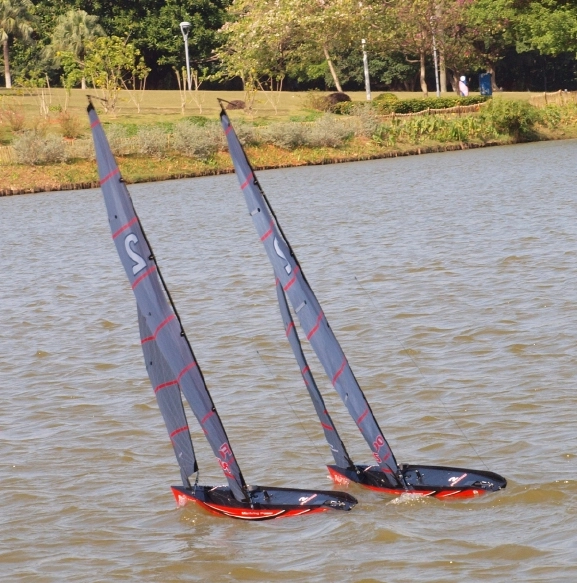RC plachetnica Focus V2
