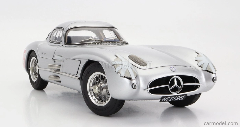 Cmc Mercedes Benz 300 Slr Uhlenhaut Coupe N 15 Sweden Gp 1955 1:18 Strieborná