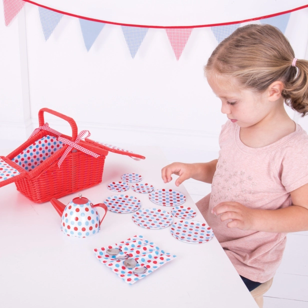 Bigjigs Toys Čajová puntíkovaná sada v piknikovém koši