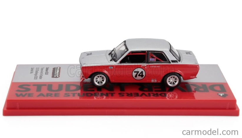 Tarmac Datsun 510 N 74 Racing 2023 1:64 Červená Bílá
