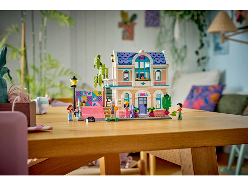 LEGO Friends - Liann a jej rodinný dom