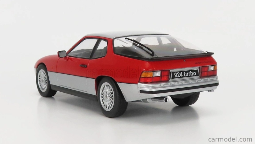 Porsche 924 Turbo Coupe 1986 v mierke 1:18 strieborno-červená