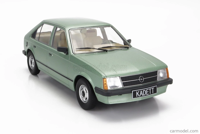 Triple9 Opel Kadett D 1984 1:18 Green Met