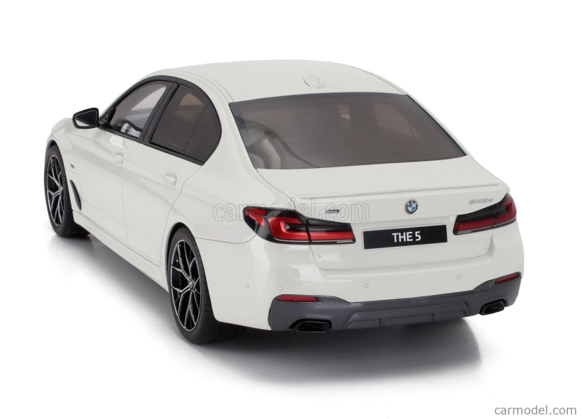 Gt-spirit BMW 5-series 545e Xdrive M-sport (f90) 2023 1:18 Bílá