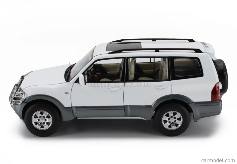 Sun-star Mitsubishi Pajero 3.5l V6 V73 2006 1:18 Bílá Šedá