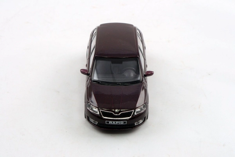 Abrex Škoda Rapid Spaceback (2013) 1:43 - Rosso Brunello Metalíza