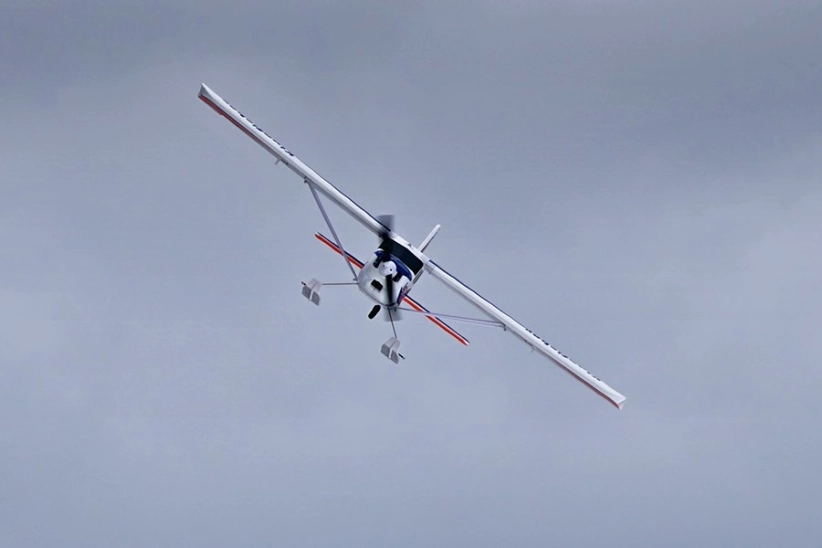 Kingfisher 1400mm ARF s koly, plováky a lyžemi
