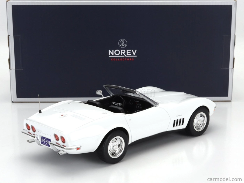 Norev Chevrolet Corvette Cabrio 1969 1:18 biely