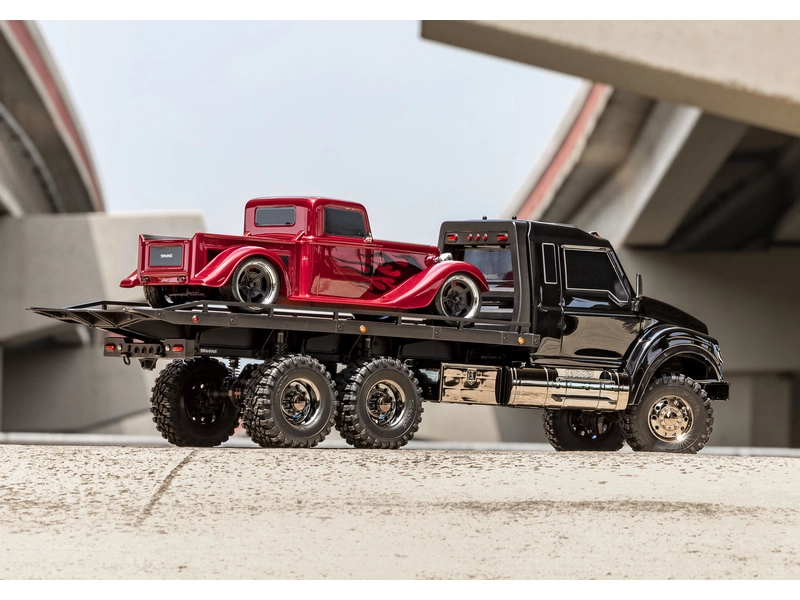Traxxas TRX-6 Ultimate RC Hauler 6x6 1:10 RTR čierny