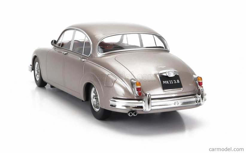 Jaguar Mkii 3.8 Lhd 1959 v mierke 1:18 Pearl Silver