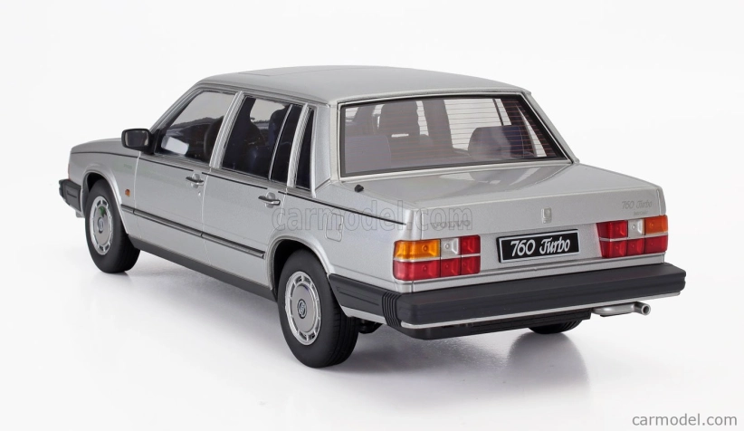 Triple9 Volvo 760 Turbo Intercooler 1985 1:18 Strieborný