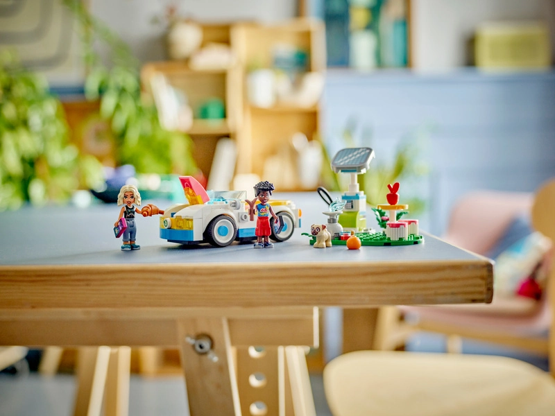 LEGO Friends - Elektrické auto s nabíjačkou