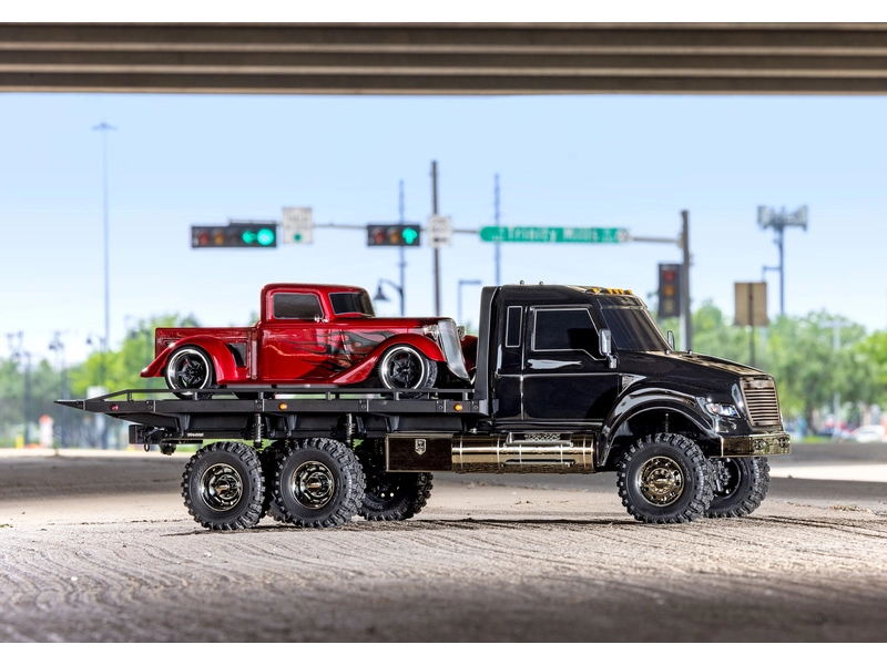 Traxxas TRX-6 Ultimate RC Hauler 6x6 1:10 RTR čierny