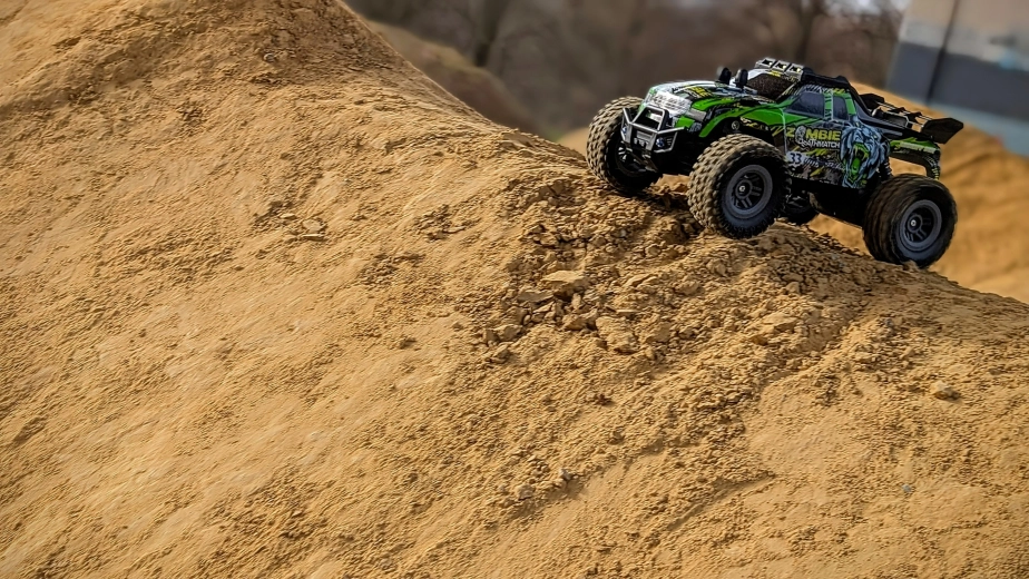 RC auto truck Mountain Race Champion