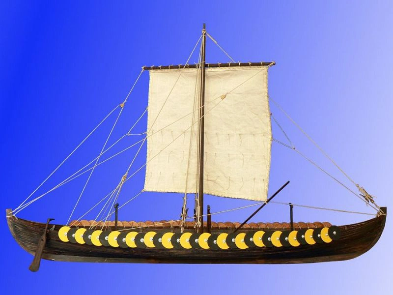 Dušek vikingská loď Gokstad 1:35 kit