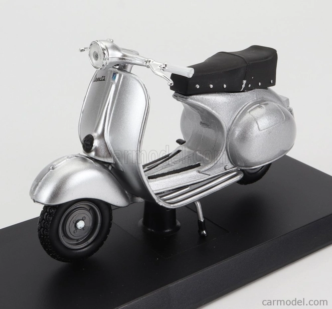 Edicola Piaggio Vespa 150 Gs 1955 1:18 strieborná