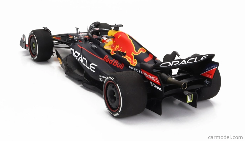 Minichamps Red bull F1 Rb18 Team Oracle Red Bull Racing N 1 1:18, tmavě modrá