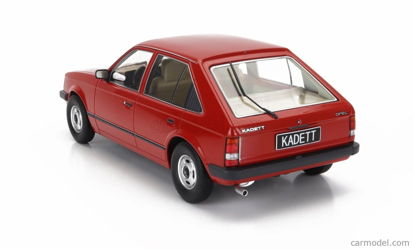 Triple9 Opel Kadett D 1984 1:18 Červená