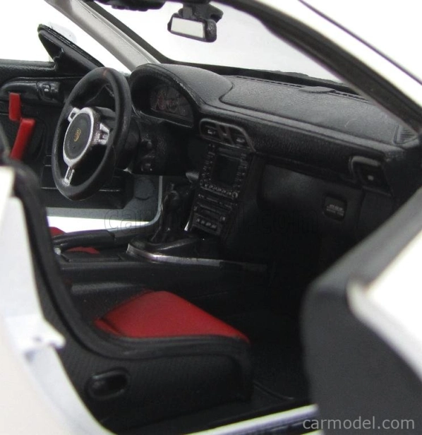 Bburago Porsche 911 997-2 Gt3 Rs 4.0 Coupe 2012 1:18 bielo-strieborná
