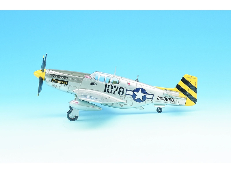 Academy North American P-51C (1:72)