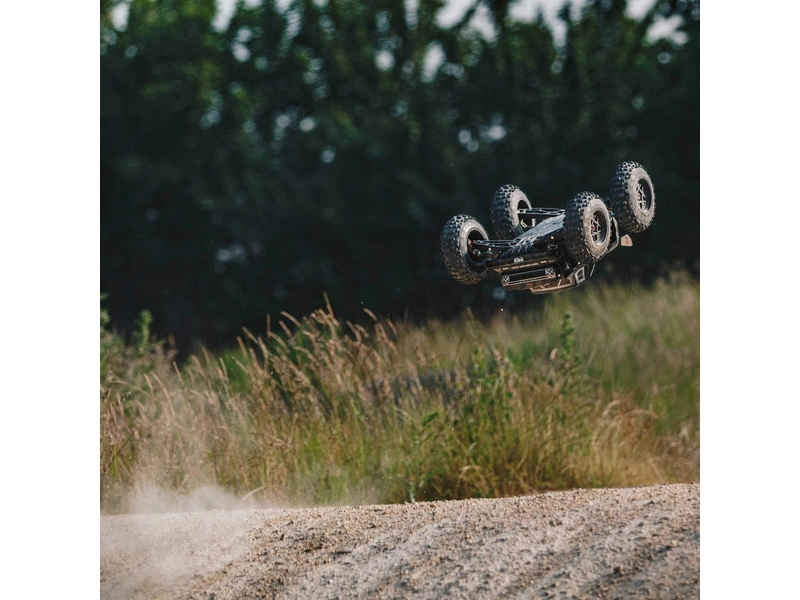 RC auto Arrma Outcast 6S BLX 1:8 4WD RTR