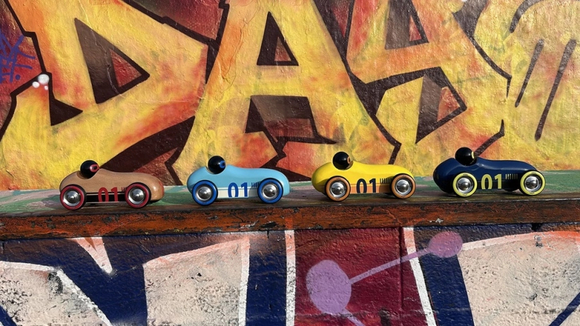 Vilac Dřevěné auto Old Sport Compet přírodní
