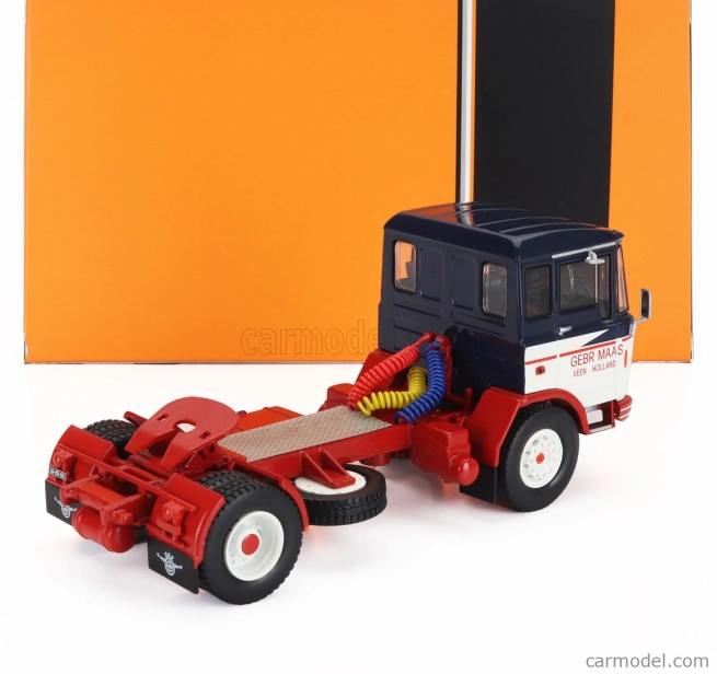 Ixo-models DAF 2600 ťahač 2-assi 1970 1:43 bielo-červená