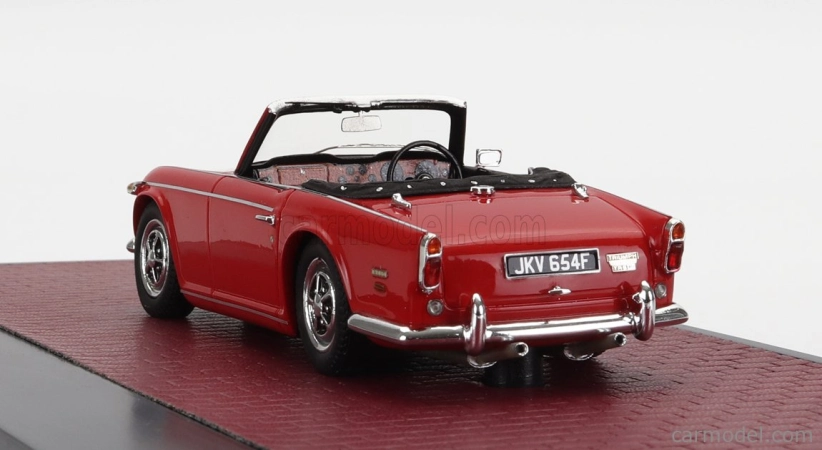 Modely v mierke Matrix Triumph Tr5 Cabriolet Open 1967 1:43 Červená