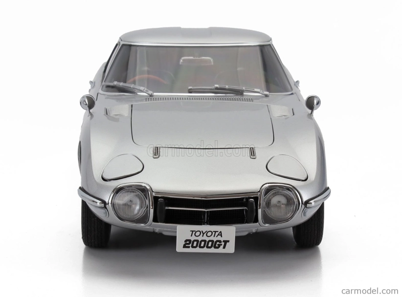 Autoart Toyota 2000gt 1967 1:18 strieborná
