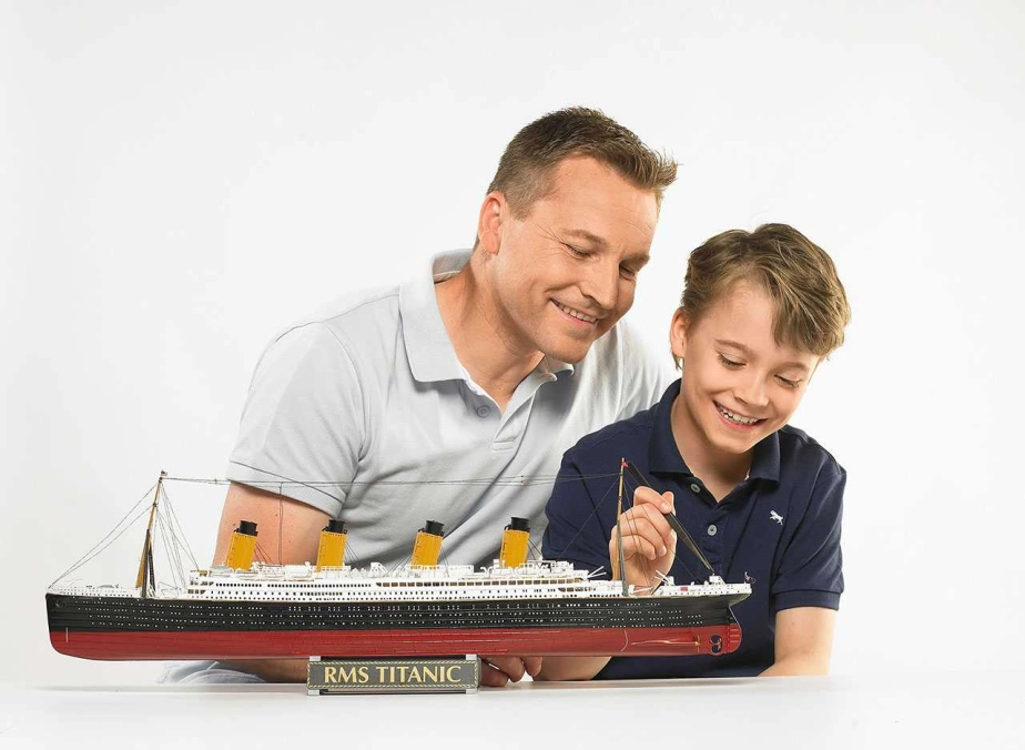 Revell R.M.S. Titanic 100. výročie darčeková sada