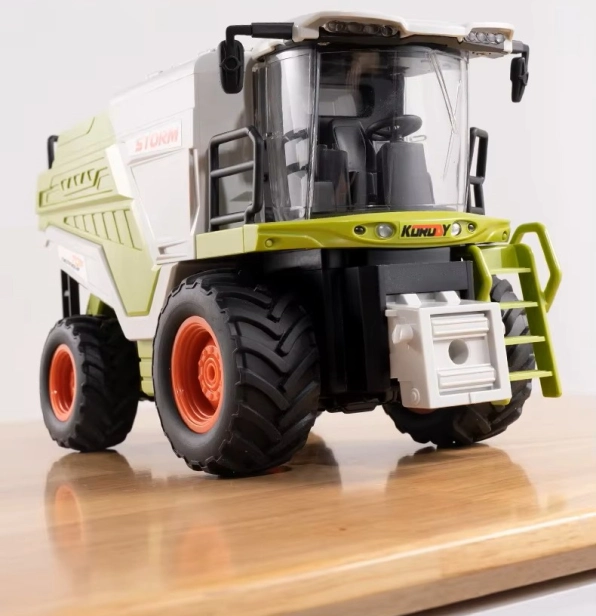 RC kombajn s rezačkou na kukuricu 1:24