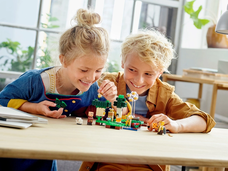 LEGO Minecraft – Včelia farma
