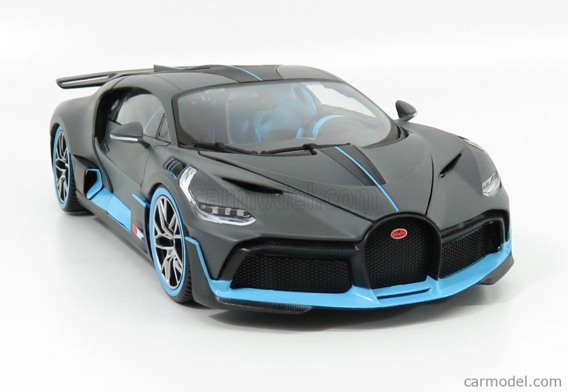 Bburago Bugatti Divo 1:18 stříbrná