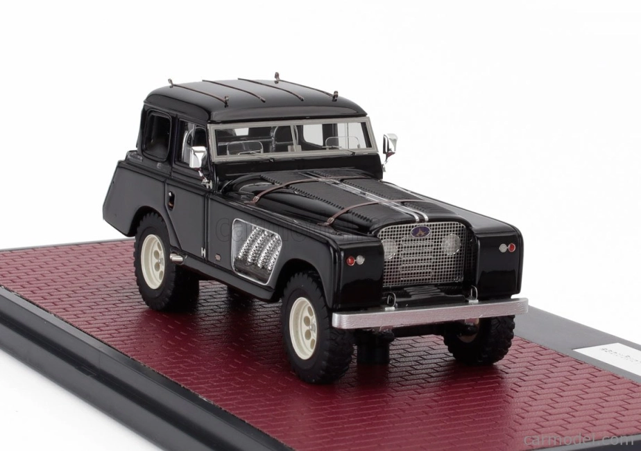 Matrix scale models Land rover 109 Bell Aurens Longnose Closed 2008 1: ...