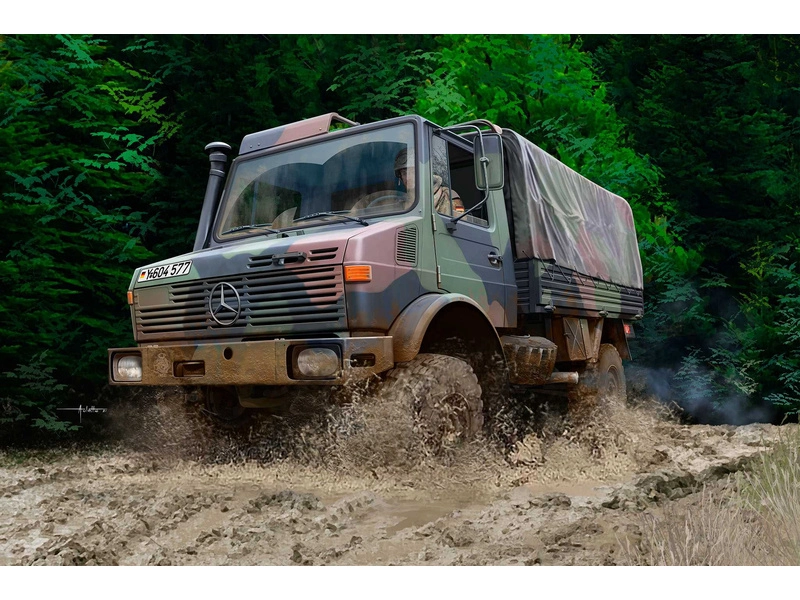 Revell Mercedes-Benz Unimog 2T milgl (1:35)