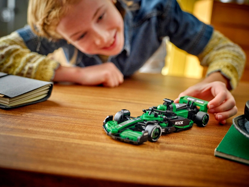 LEGO Speed Champions - Závodné auto KICK Sauber F1® Team C44