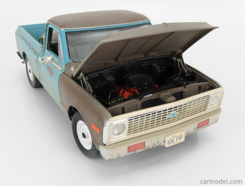 Highway61 Chevrolet C-10 Pick-up And Alien Figure 1971 - Independence Day 1:18 Svetlomodrá hnedá