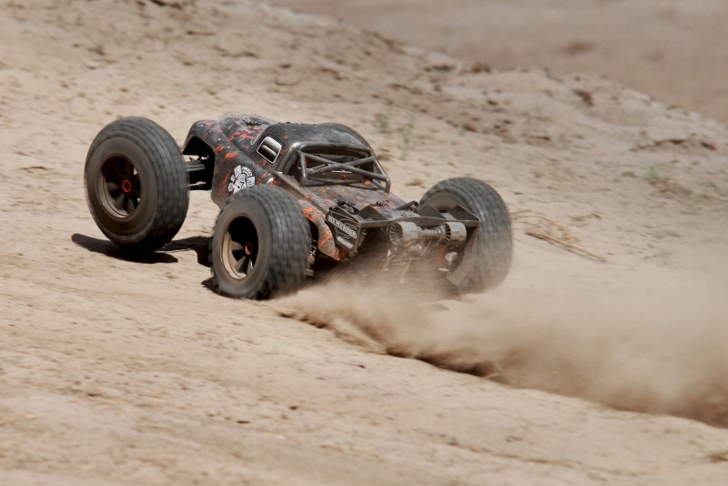 DEMENTOR XP 6S - 1/8 Monster Truck 4WD - RTR - bezkartáčový pohon 6S