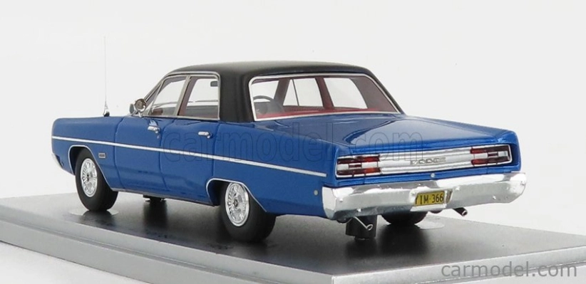 Kess-model Dodge Phoenix 4-dverový sedan 1968 1:43 Svetlomodrá s čiernou