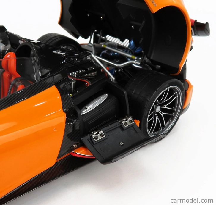 LCD model Pagani Huayra Bc Roadster N 20 2017 1:18 Orange Black